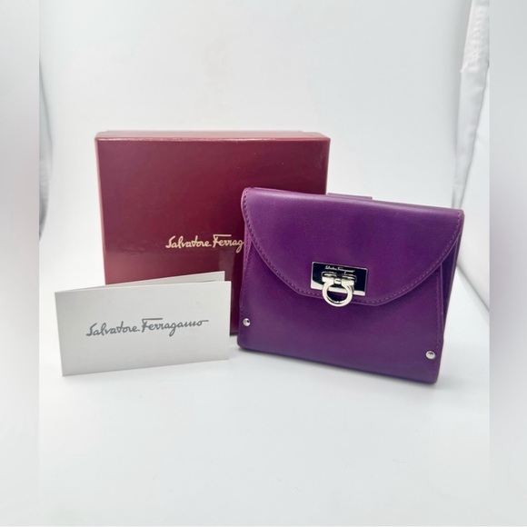 Salvatore Ferragamo Deep‎ Purple Gancini Leather Wallet in Gift Box with COA - Picture 1 of 12